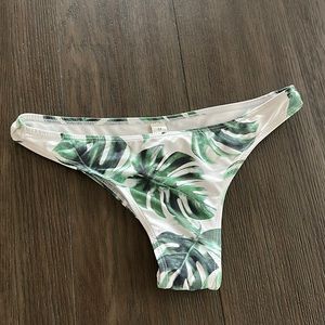 Leafy bikini bottoms